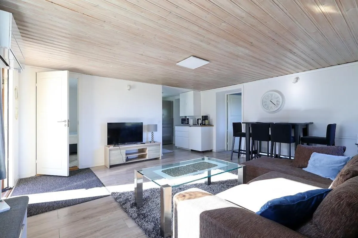 5 Beds - Premium Home - Free Parking - Wifi Gothenburg