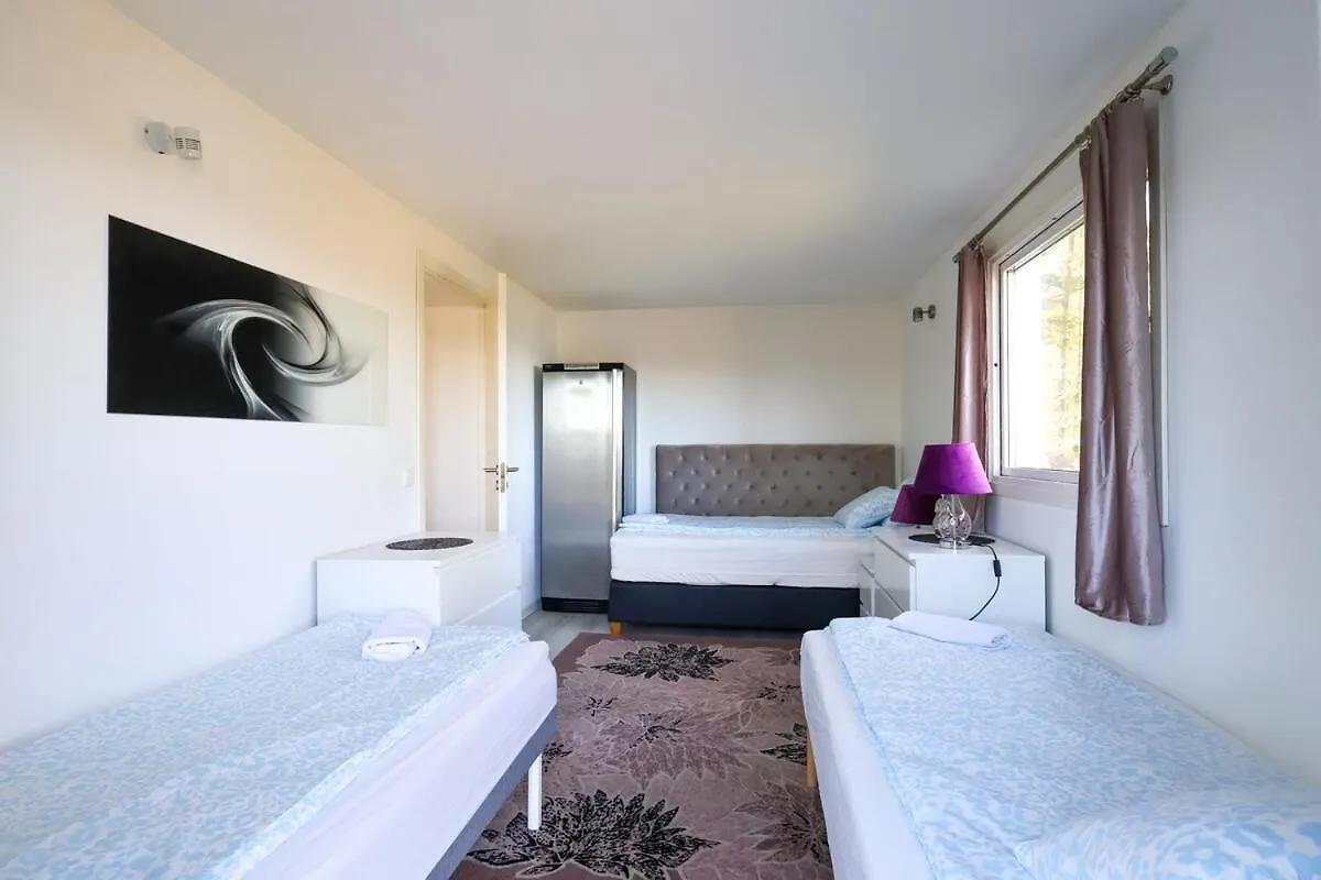 5 Beds - Premium Home - Free Parking - Wifi Gothenburg 0*,